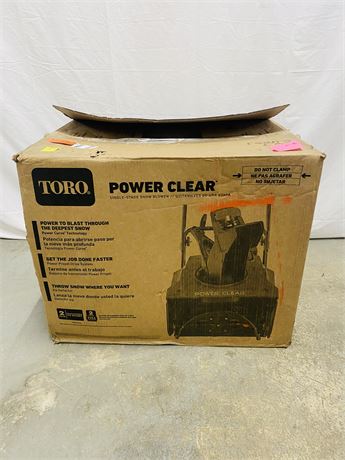NIB Toro Powerclear 721e Snowblower MSRP $700