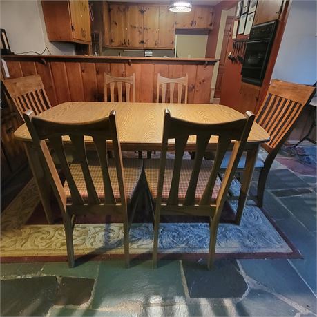 Trogdon Furniture Dining Room Table & Chairs