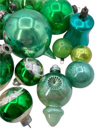 24 pc Lot of Emerald Vintage Christmas Tree Ornaments
