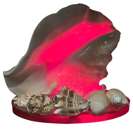 Kitschy Mid-Century Vintage Conch Shell Lamp