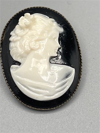 Black and white vintage morning cameo brooch