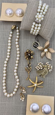 Vintage Faux Pearl & Gold Tone Costume Jewelry Lot