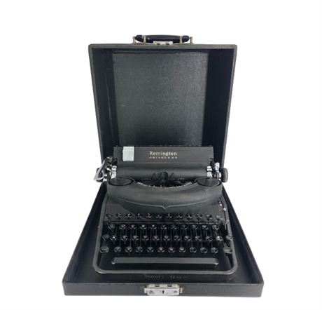 VTG Remington Typewriter, Noiseless Model Seven