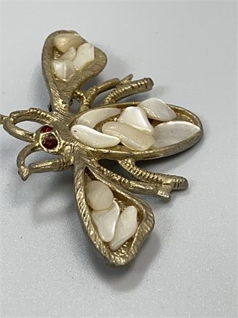 Gold tone shell winged, bumblebee brooch