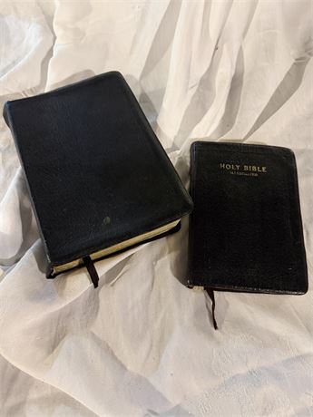 2 Bibles
