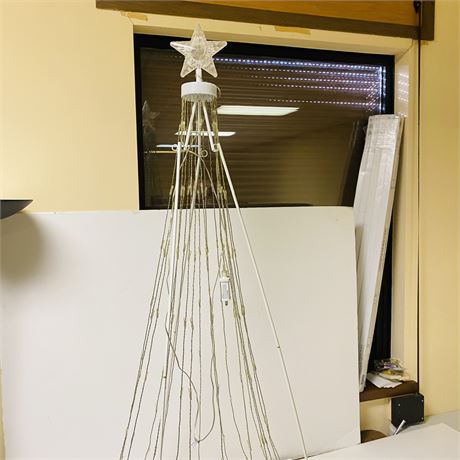 5’ Tall Xmas Decoration