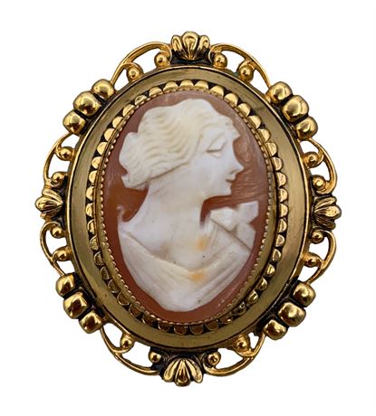 Lovely Hand Carved Shell Cameo Brooch