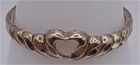 Sterling etched heart ring 1.4 G size 7.5 vintage