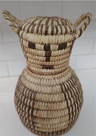 Tohono O’odham American Indian Woven Basket Woman Figure w/Rotating Head 7x5"