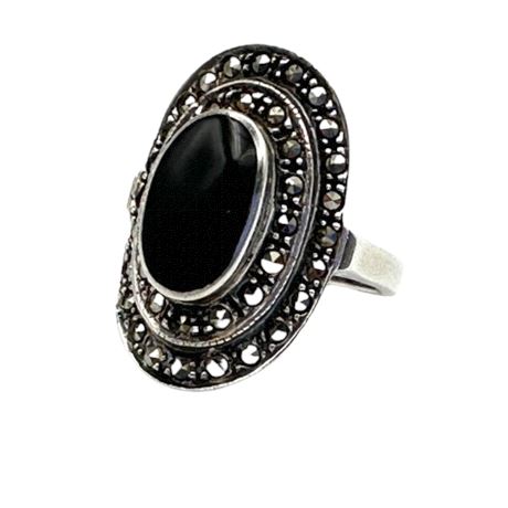 Vintage Sterling Silver Onyx Cabochon Ring