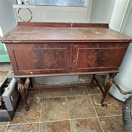 Vintage Walnut Sideboard to Repaint or Refinish