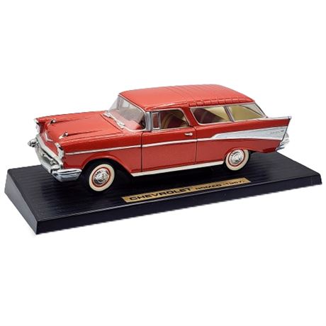Die Cast 1957 Chevy Nomad 1:18 Scale Model