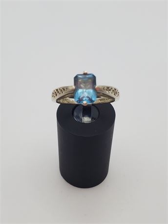 Sterling Aquamarine Ring 2.6 Grams (size 7)