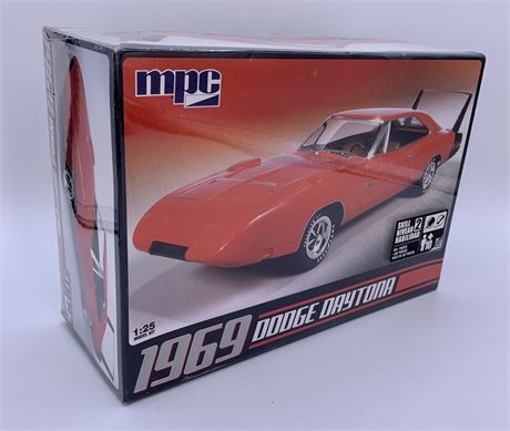 NOS MPC 1:25 1969 Dodge Daytona Muscle Car Model