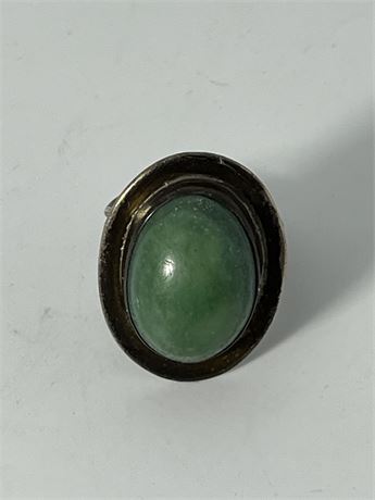 Silver and green stone ring