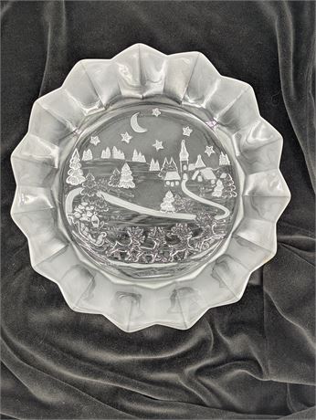 Mikasa Frosted Glass Santa Claus Sleigh Serving Dish Plate Holiday Winter Scene