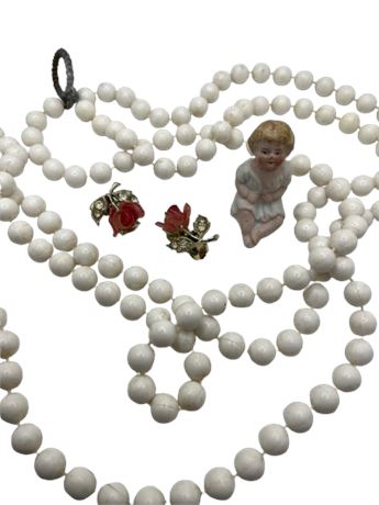 Misc necklace and jewelry lot