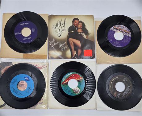 Lot of vintage 45s