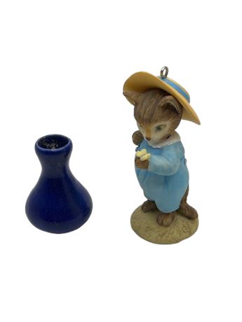 Beatrix potter and mini vase lot