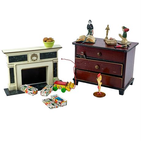 Lot of Tiny Dollhouse Items