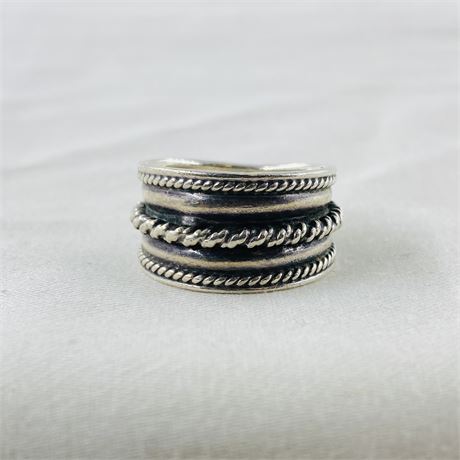 5.6g Sterling Ring Size 7.25