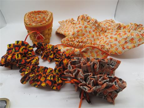 1999 LONGABERGER CANDY CORN BASKET, BREAD BASLET LINER & HALLOWEEN GARTERS