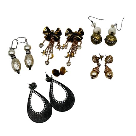 Holiday Dazzle 6 Pairs of Earrings