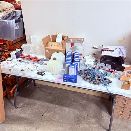 MASSIVE Table Lot