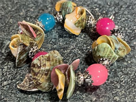 Hawaiian bead and shell bracelet