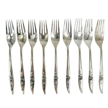 Lot of 9 Oneida Heirloom Sterling Silver “Bella Rose” Dinner Forks