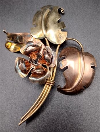 10K yellow gold filled flower with large leaves brooch