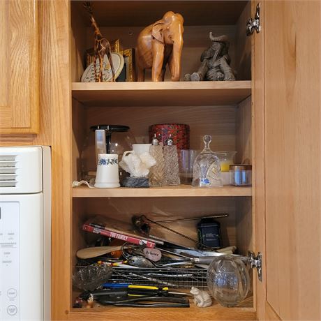 Kitchen Cabinet Lot #4