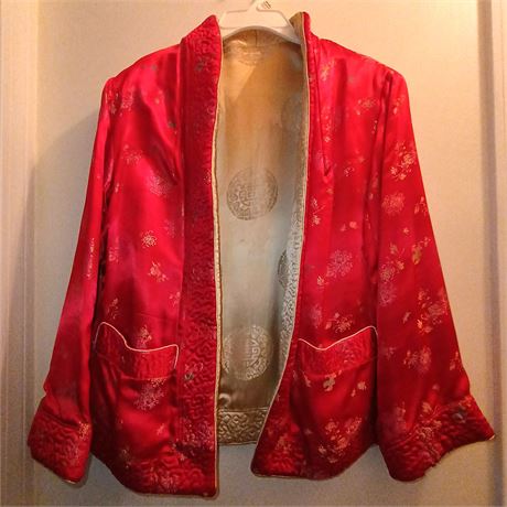 Traditional Chinese Silk Jacket – Red & Gold Embroidered – Cultural & Decorative