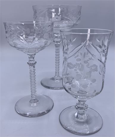 15 Lustrous Burleigh by Rock Sharpe Etched Crystal Coupe & Cordial Stemware