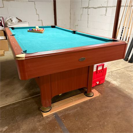 Modern Sportscraft Pool Table