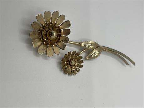 Kramer flowered brooch