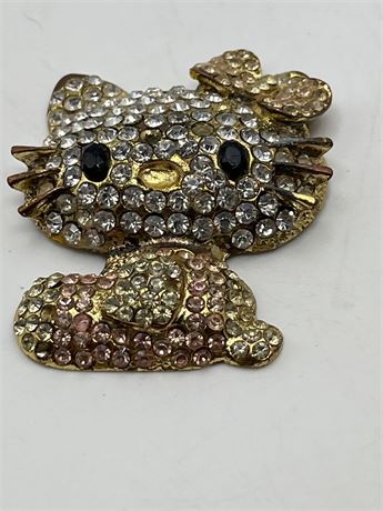 Hello Kitty brooch