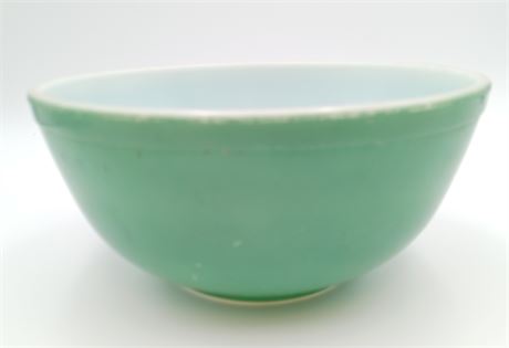 Vintage Pyrex Mixing Bowl Green