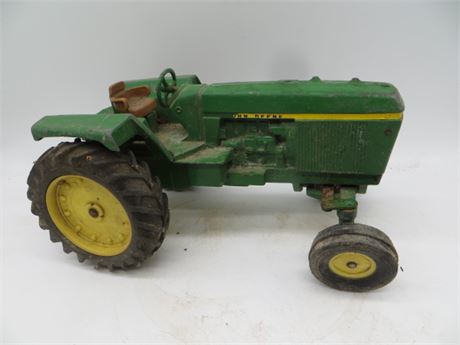 John Deer Toy Tractor