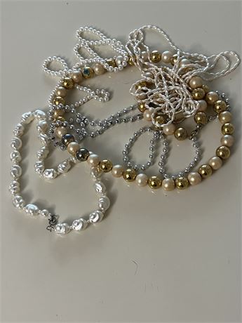 Pearls and necklace lot