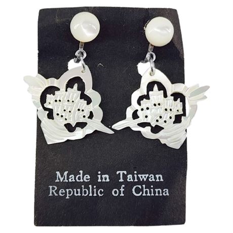 Vintage Hand Carved Mother of Pearl Screwback Earrings