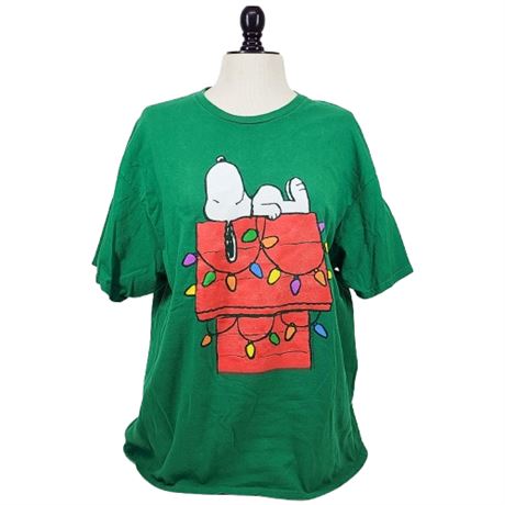 Peanuts Snoopy Christmas Lights Doghouse Tee, Fits Like L-XL