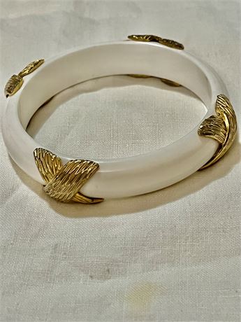 1970s Napier lucite bangle bracelet