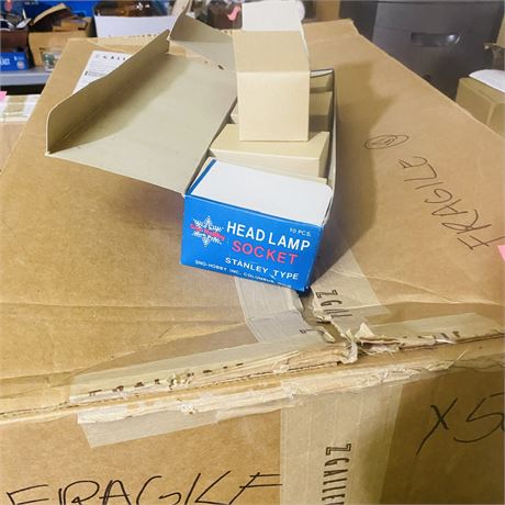 500 NOS Automotive Light Sockets