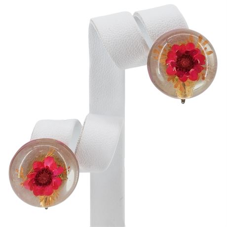 Vintage Dried Flower in Resin Screwback Earrings