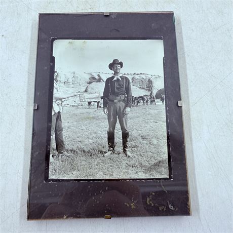 Clyde Howdy Original Set Photo