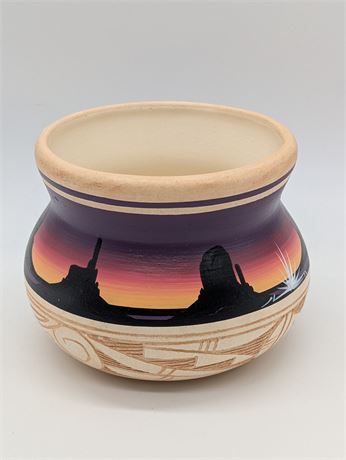 Navajo Painted Etched Pottery Monument Valley Chimney Vase Signed Stash Dine