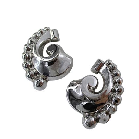 Vintage MONET Modernist "Shrimp" Clasp Earrings