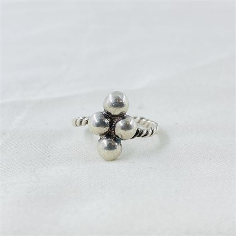 2.9g Sterling Ring Size 4