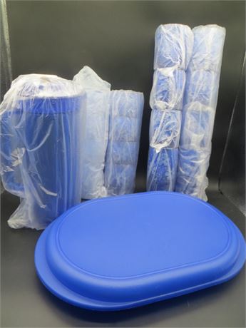 NEW VINTAGE TUPPERWARE SNOWFLAKE SET PITCHER, 16 STACKING GLASSES & TRAY W/LID